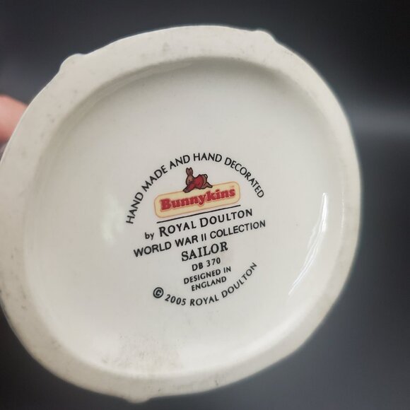 ROYAL DOULTON Bunnykins ' SAILOR ' Figurine WWII Collection DB 370 ENGLAND 2005 - Picture 7 of 8